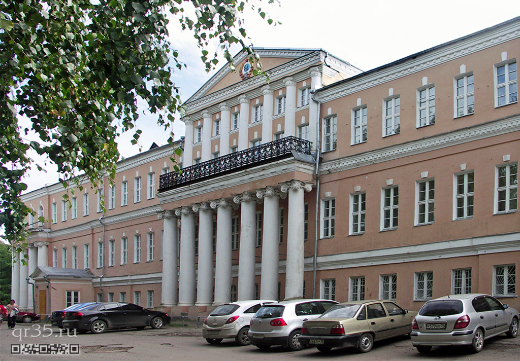Здание мужской гимназии