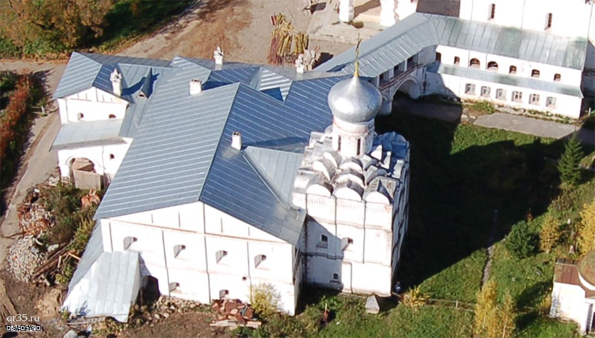 Введенская церковь с трапезной палатой